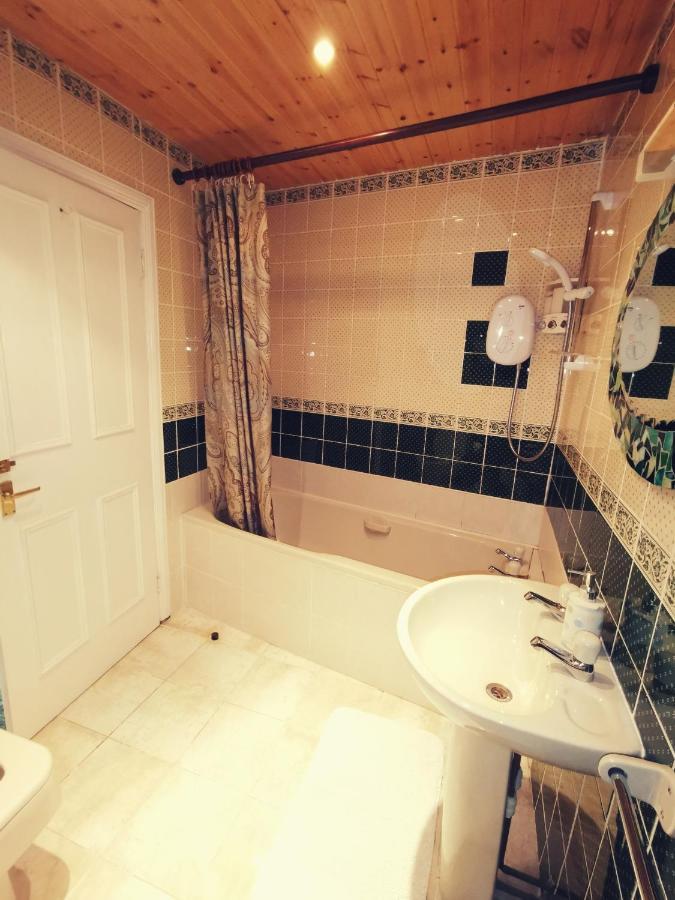 Victoria Hotel Blairgowrie and Rattray Экстерьер фото