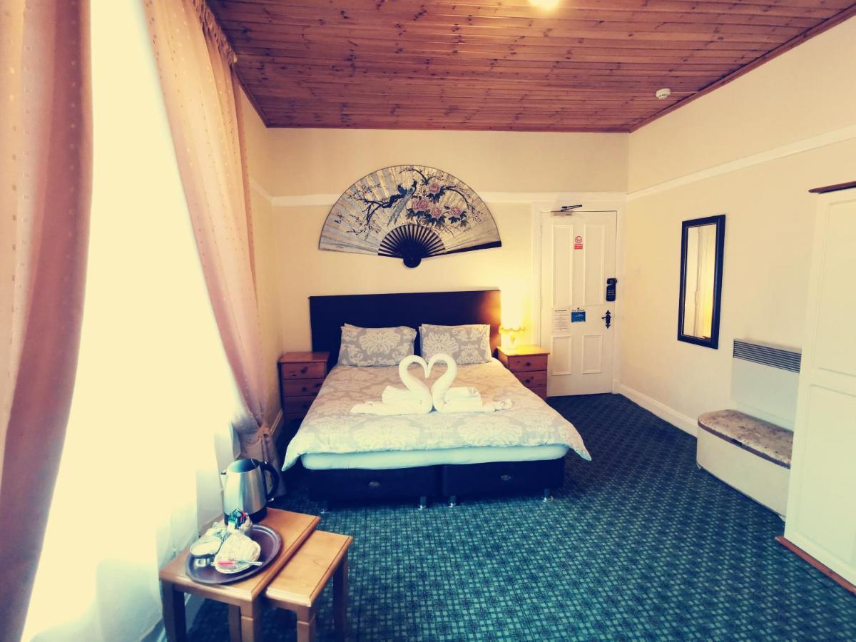 Victoria Hotel Blairgowrie and Rattray Экстерьер фото