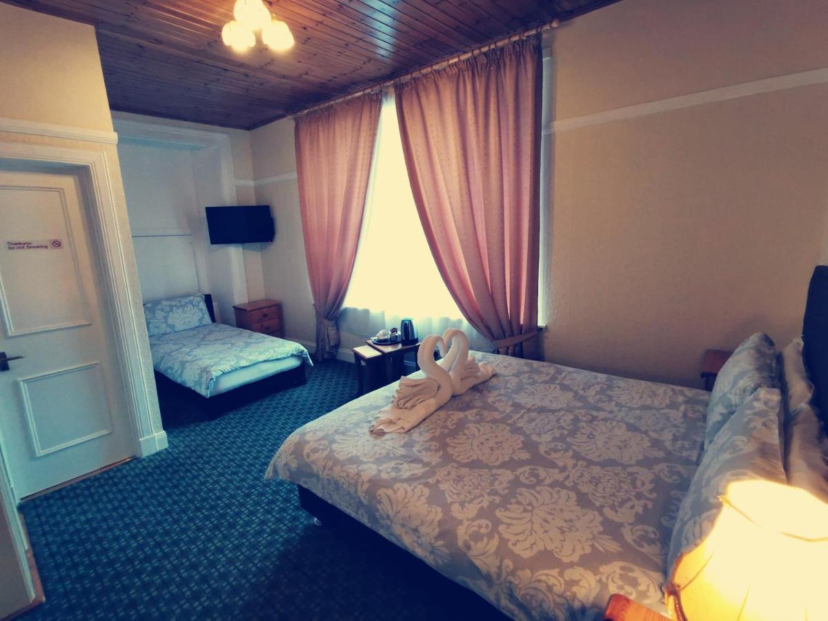 Victoria Hotel Blairgowrie and Rattray Экстерьер фото