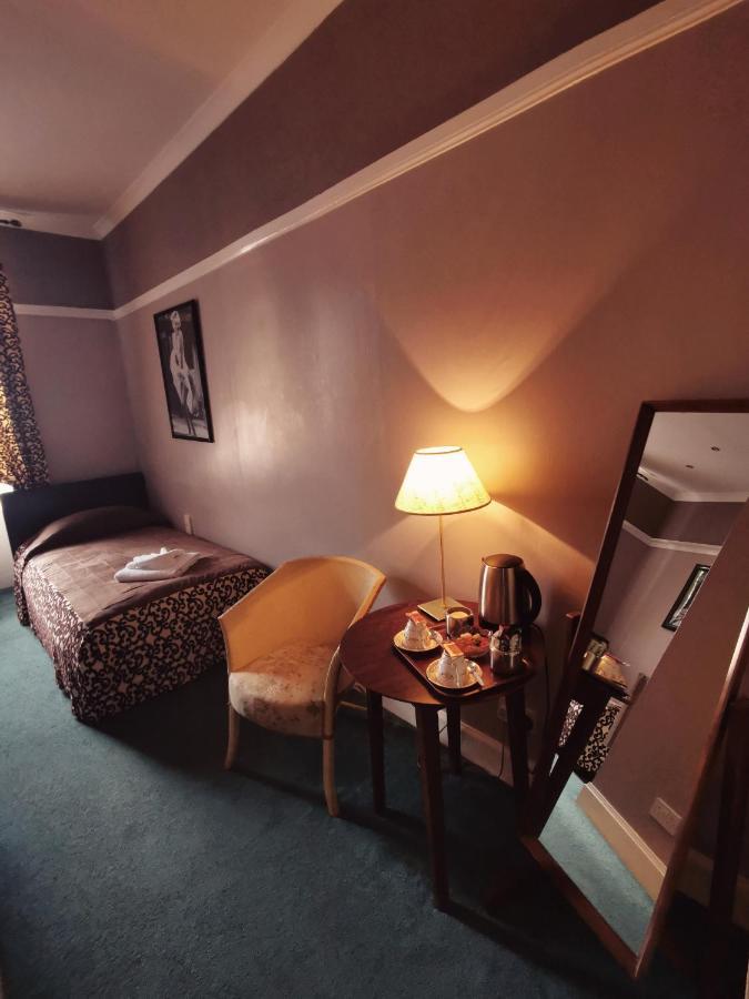 Victoria Hotel Blairgowrie and Rattray Экстерьер фото