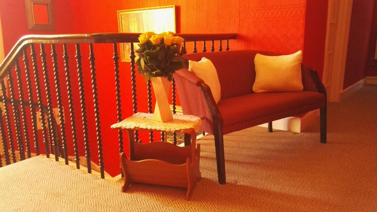 Victoria Hotel Blairgowrie and Rattray Экстерьер фото