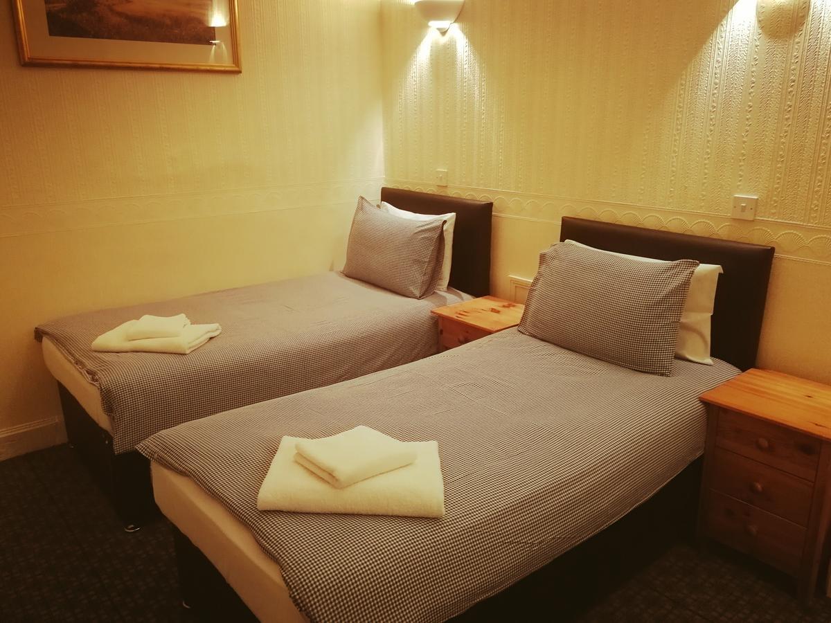Victoria Hotel Blairgowrie and Rattray Экстерьер фото